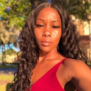 Meet your Posher, Dara